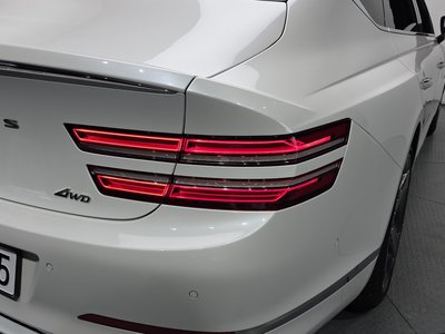 GENESIS G80 (RG3) - 10