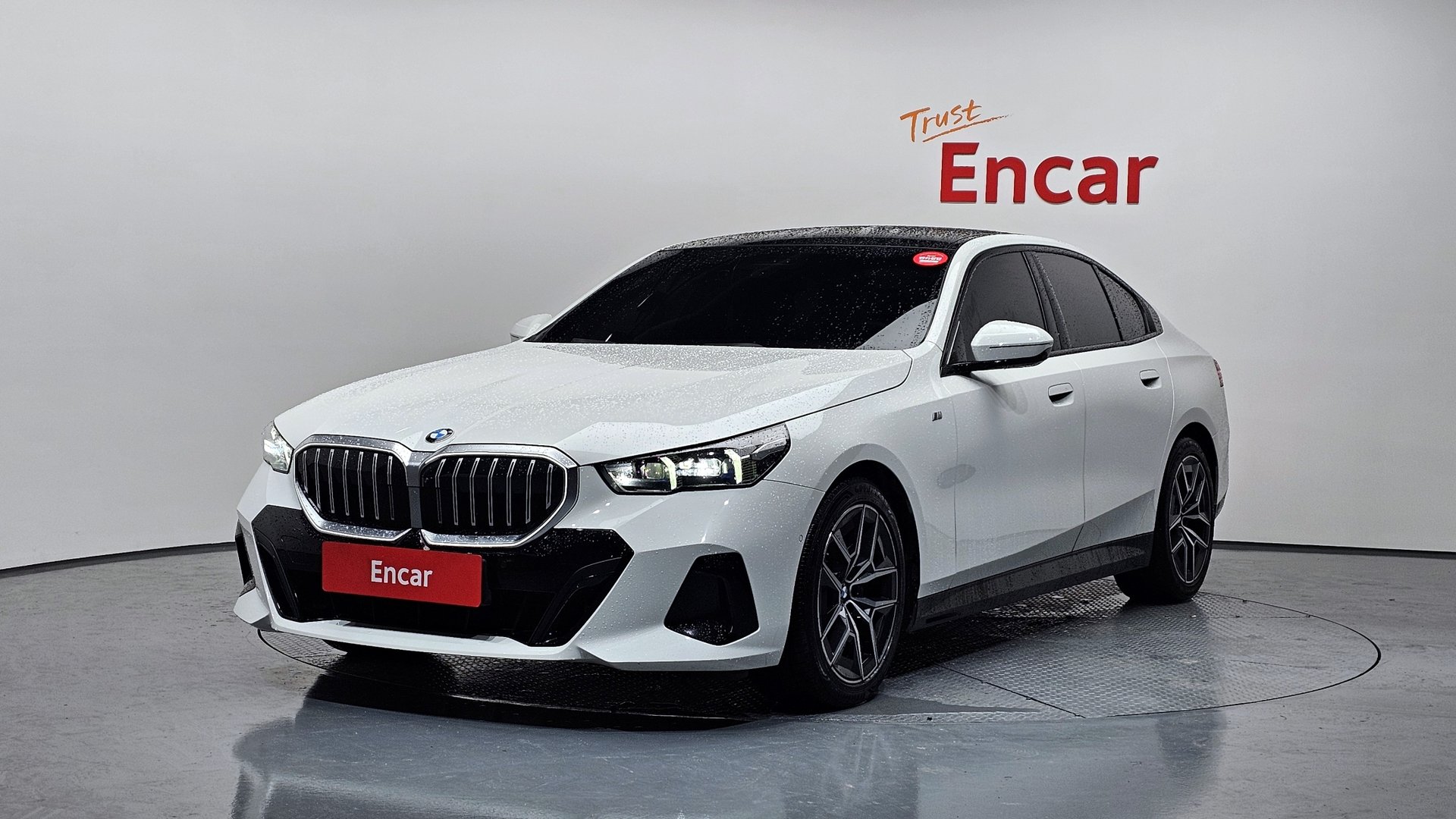 BMW 5 SERIES - View 1