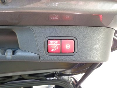 MERCEDES-BENZ GLB - 8