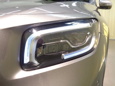 MERCEDES-BENZ GLB - 10