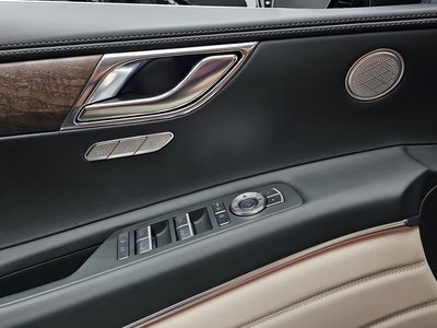 2025 Genesis GV80 thumbnail 30