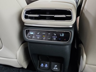 2025 Genesis GV80 thumbnail 25