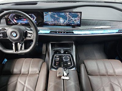 صورة 5 لـ 2023 BMW 7 SERIES