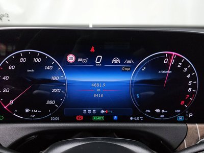 MERCEDES-BENZ E-CLASS - 8