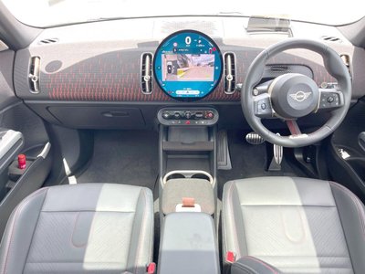 2024 MINI COOPER COUNTRYMAN photo 2