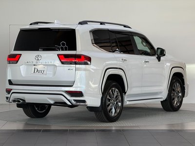 TOYOTA LAND CRUISER 300 - 9