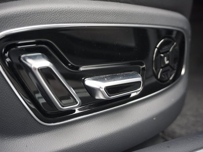 2025 AUDI A8 — миниатюра 47