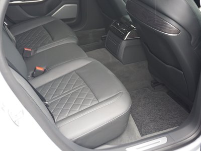 2025 AUDI A8 — миниатюра 28