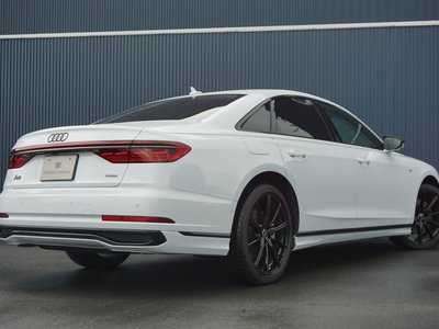 2025 AUDI A8 photo 9