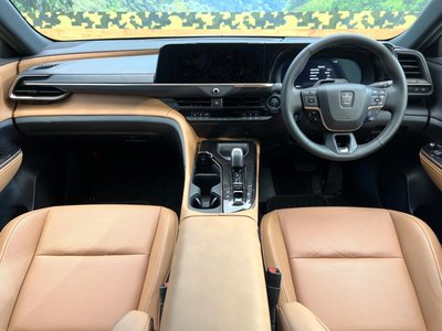 TOYOTA CROWN SPORT - 2