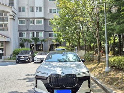 صورة 1 لـ 2023 BMW I7