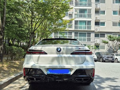 صورة 2 لـ 2023 BMW I7