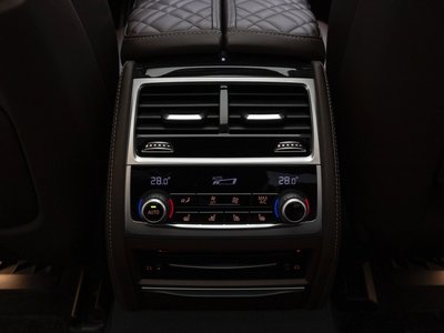 2020 BMW 7 SERIES thumbnail 19