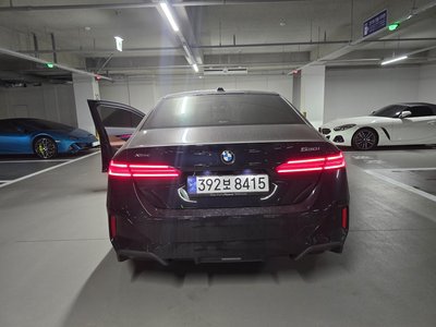 2024 BMW 5 SERIES photo 3