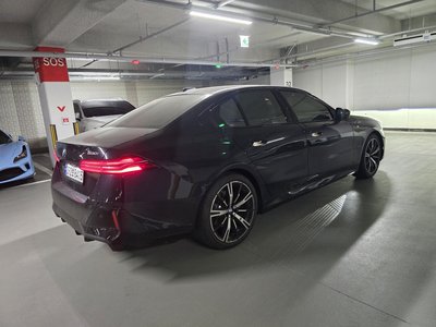 2024 BMW 5 SERIES photo 2