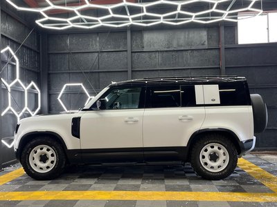 LAND ROVER DEFENDER - 8