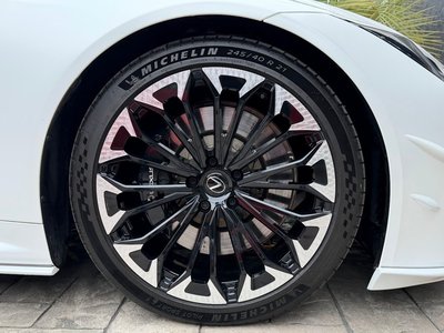 صورة مصغرة 40 لـ 2023 Lexus LC
