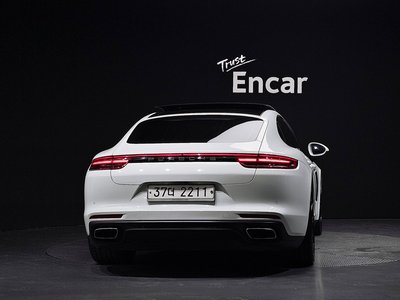 صورة 3 لـ 2018 Porsche PANAMERA