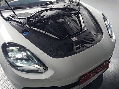 صورة 7 لـ 2018 Porsche PANAMERA