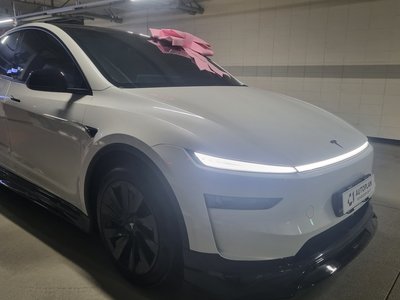 صورة 9 لـ 2025 Tesla MODEL Y