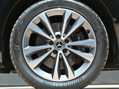 صورة 4 لـ 2021 Mercedes-BENZ V-CLASS