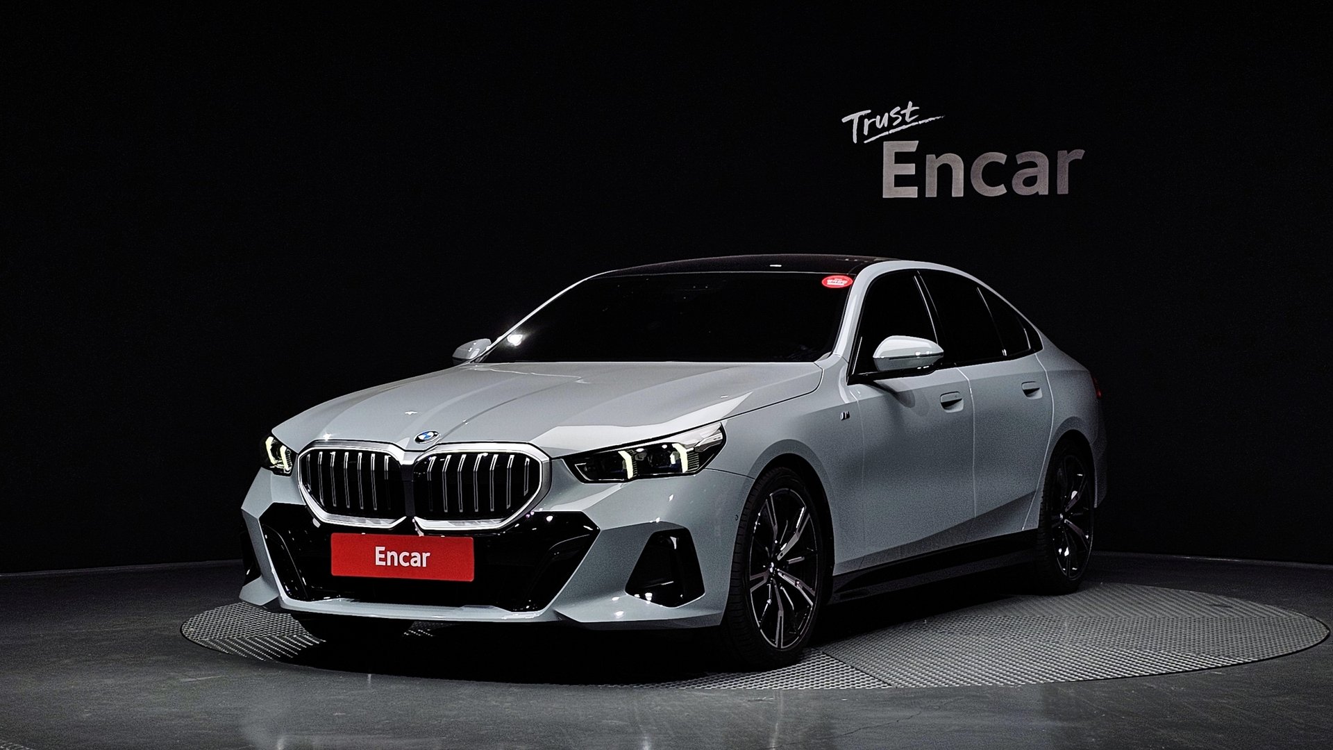 BMW 5 SERIES - View 1