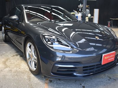 PORSCHE PANAMERA - 4