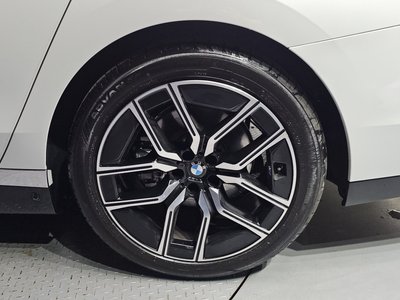 BMW 7 SERIES - 8