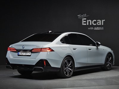 BMW 5 SERIES - 4