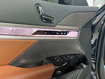 2024 BMW I7 — миниатюра 16