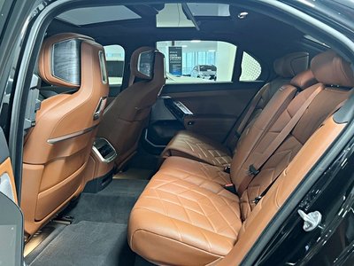 2024 BMW I7 — миниатюра 11