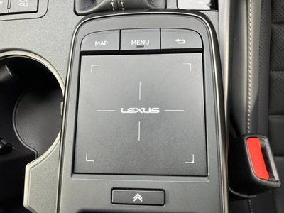 2023 Lexus IS — миниатюра 12