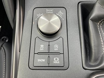 2023 Lexus IS — миниатюра 11