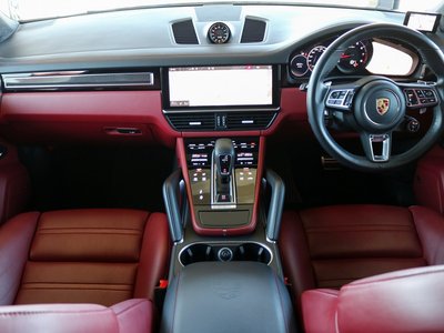 PORSCHE CAYENNE - 4