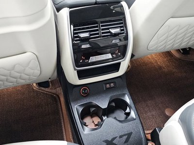 2023 BMW X7 缩略图 28