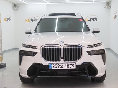 2025 BMW X7 照片 1