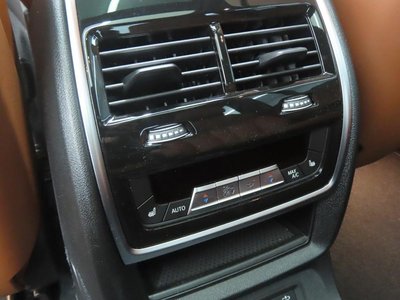 2025 BMW X7 缩略图 16