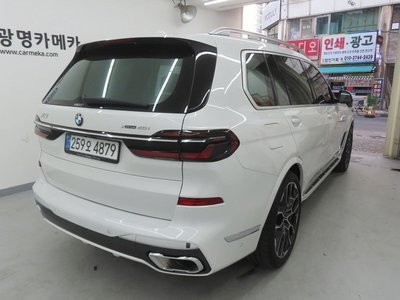 2025 BMW X7 照片 2
