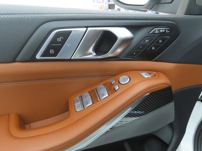 2025 BMW X7 照片 9