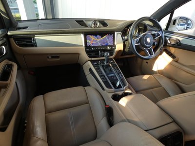 PORSCHE MACAN - 3