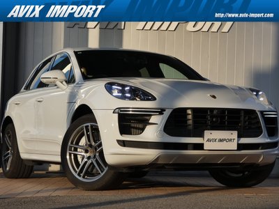 PORSCHE MACAN - 1