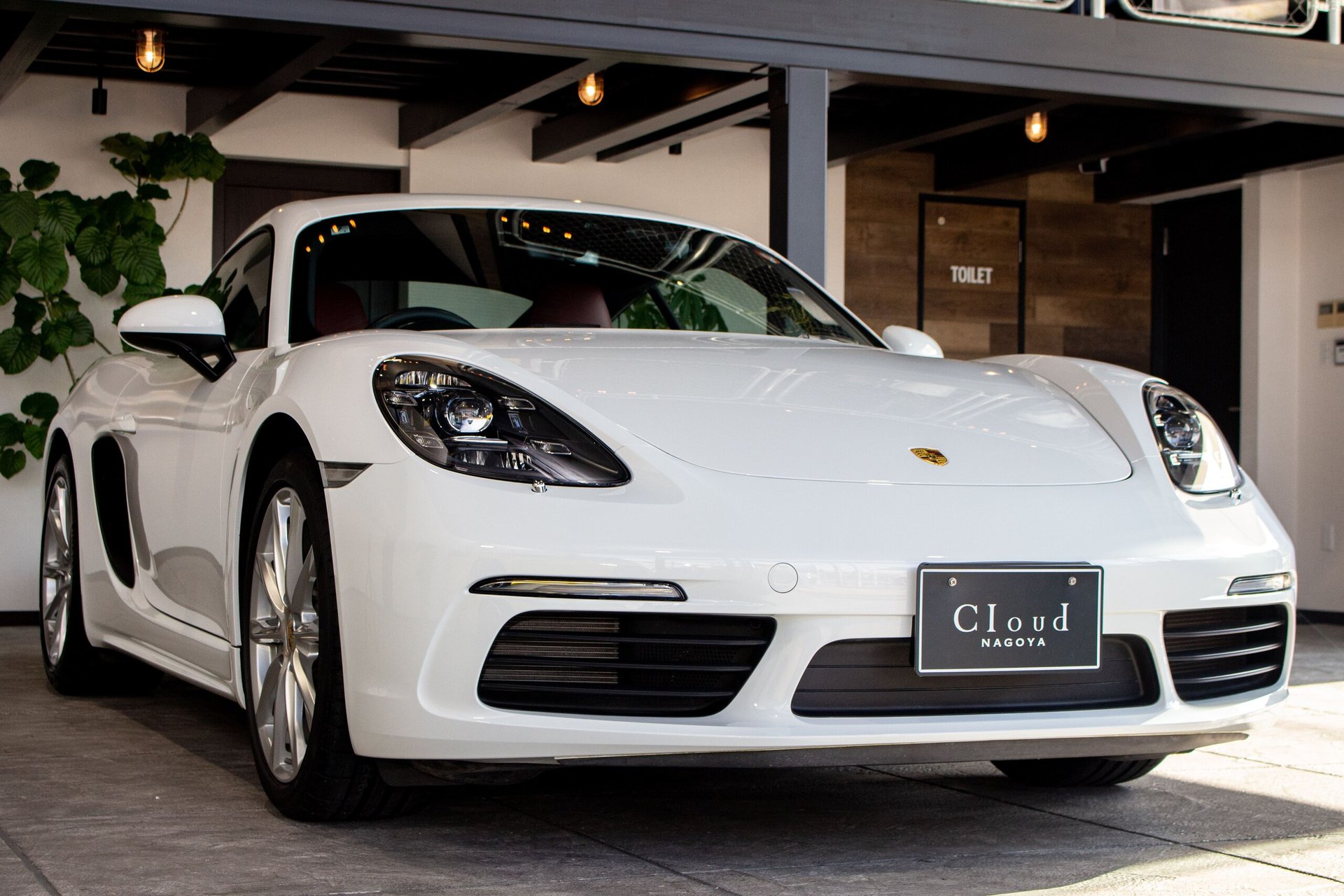 PORSCHE 718 CAYMAN - View 1