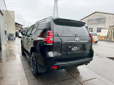 TOYOTA LAND CRUISER PRADO - 8