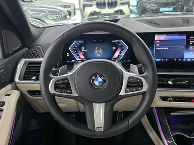 صورة 10 لـ 2025 BMW X7