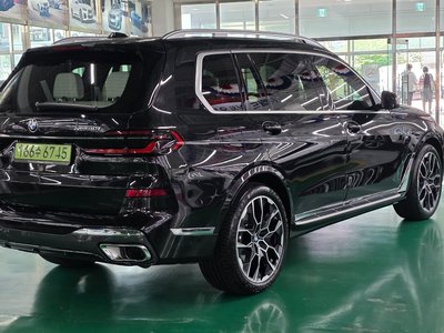 صورة 5 لـ 2025 BMW X7