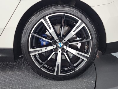 2025 BMW 5 SERIES photo 8