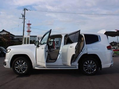 صورة مصغرة 19 لـ 2023 Toyota LAND CRUISER 300