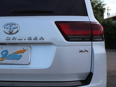 صورة مصغرة 22 لـ 2023 Toyota LAND CRUISER 300