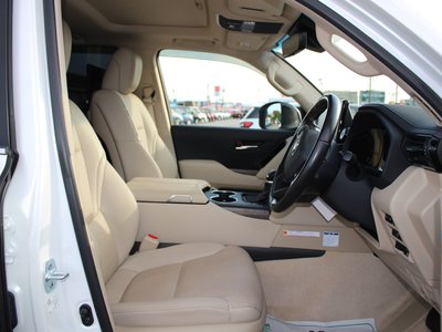 صورة مصغرة 13 لـ 2023 Toyota LAND CRUISER 300