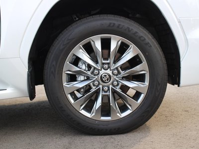 صورة مصغرة 11 لـ 2023 Toyota LAND CRUISER 300